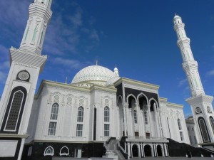 Hazrat Sultan Mosque in Astana. Oct. 2013. Photo: Ursula Gelis