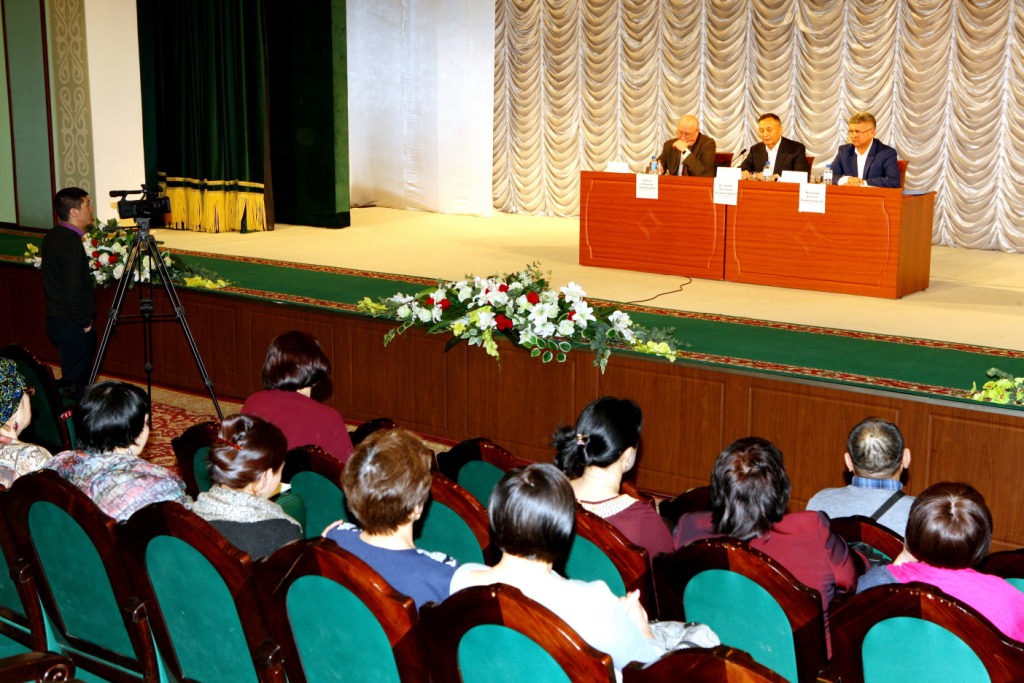 Abelgazi Kussainov meets with public in Kostanai.