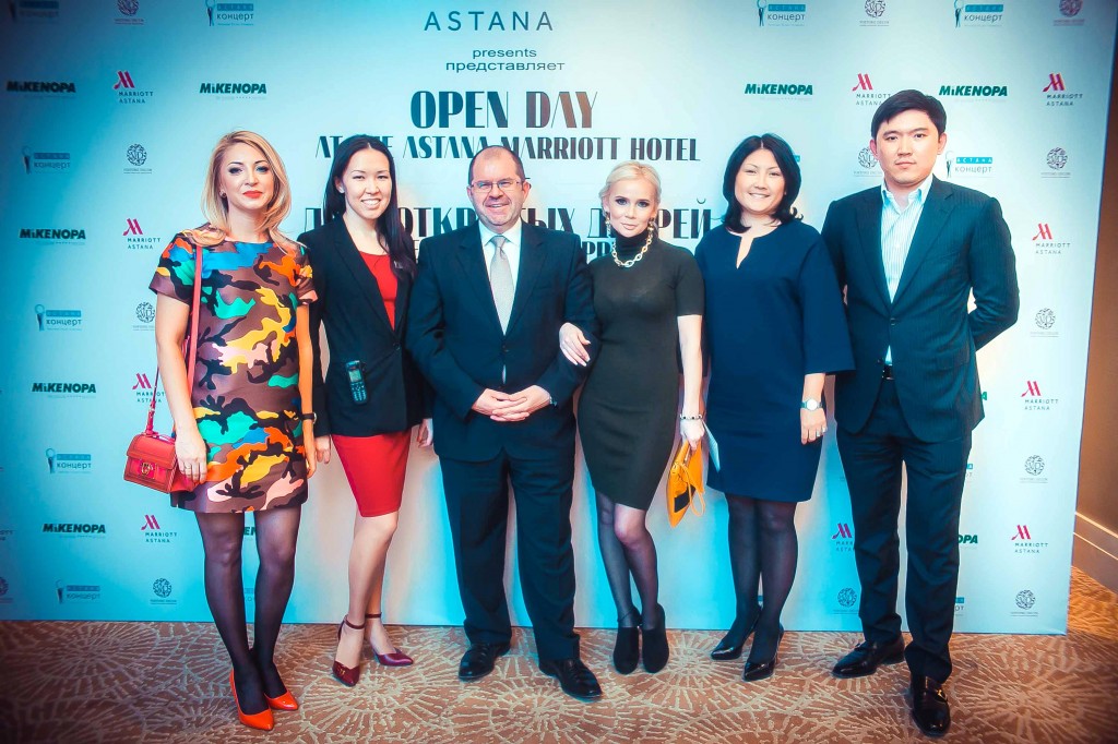 General Manager Philippe Mahuas (c) with the partners of the hotel at Marriott Open Day on April 13.
