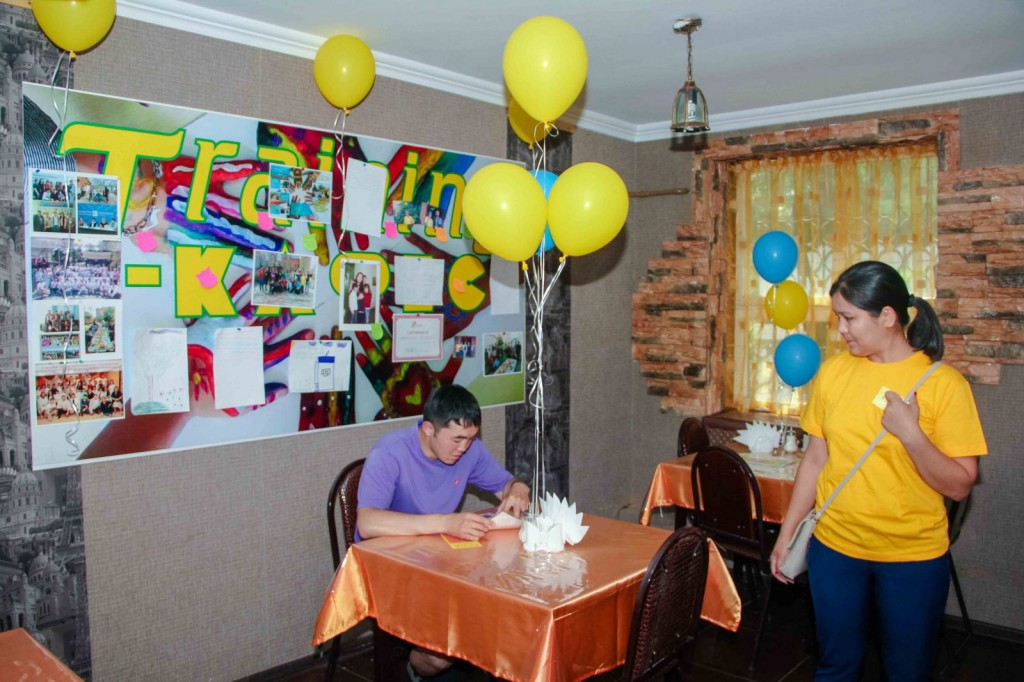 Employees at Astana's training cafe. Photo from Vlast.kz.