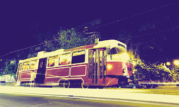The tram café is attracting romantic couples, friends and families who seek an interesting time out. (photos by www.yvision.kz) 1361323379