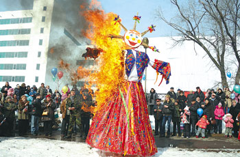 Burning of the stuffed figure of winter is the most interesting event of Maslenitsa that completes the Butter Week. 1363149739