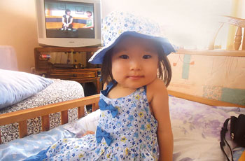 To help little Aruzhan Orazbekova, 4, who suffers from osteocytes, Kazakhstan’s celebrities organized a charity concert “Heart to Heart”. 1363172894