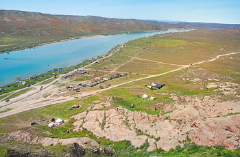 Natural beauties of Tamgaly Tas open new horizons for tourist attractions. 1363173023