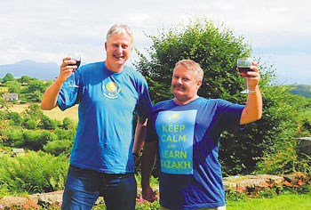 Gareth Stamp (r) enjoys living in Kazakhstan and even promotes Kazakh language back home. 1365704301