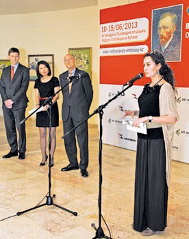 Leila Makhat along with Dutch Ambassador Peter van Leeuwen and others open the exhibition on June 10. 1371057131