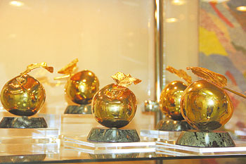 Jasenka Tucan-Vaillant has created Golden Apples inspired by the time she spent in Kazakhstan. 1371057353