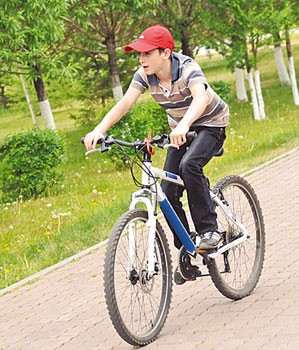 Kazakh bicyclists already enjoy home-produced vehicles under the brand Nomad. 1374630847