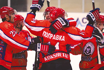 Excited Arlan players celebrate after beating Irtysh in the Kazakhstan Cup Final 1378914822