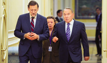 Discussing Kazakhstan-Spanish strategic partnership with visiting Prime Minister Mariano Rajoy, President Nursultan Nazarbayev mentioned the long history of friendly relations between the two states over the past two decades. 1381311083