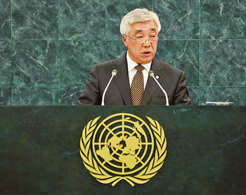 Foreign Minister of Kazakhstan Erlan Idrissov speaks at the general debate of the 68th session of the UN General Assembly. 1381311403